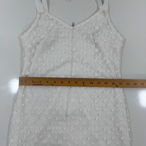 Francesca's Mi Ami Valery Embroidered Floral Mini Dress Medium - Picture 11 of 16